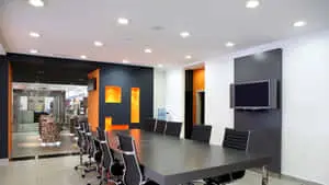 Working Efficiently in Style at 4k Office 