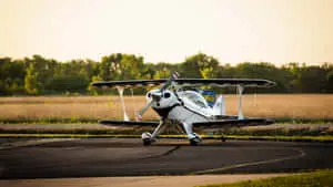 4k Planes Small White