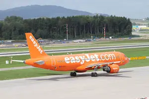 Orange EasyJet 