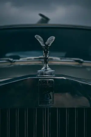 "Luxurious Spirit of Ecstasy - A Rolls Royce in 4K Resolution"